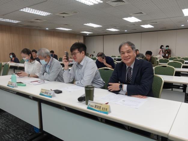 農業部科技司陳瑞隆副司長（右一）特別出席了本次的媒合會
