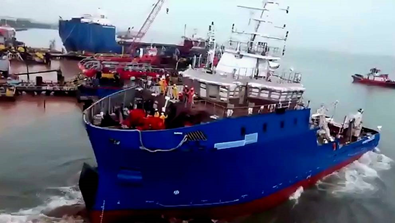 Photo 4. Launch of the 1,500-tonne research ship of the Fisheries Research Institute